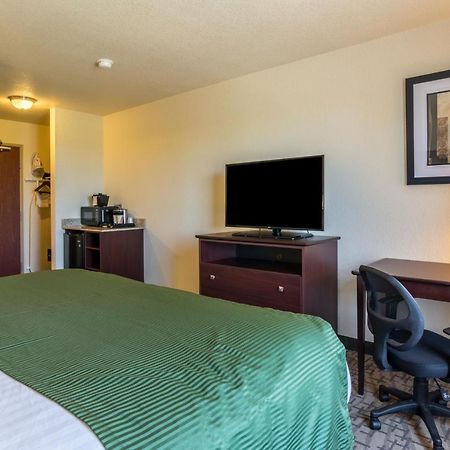 Cobblestone Inn & Suites - Lakin Екстер'єр фото