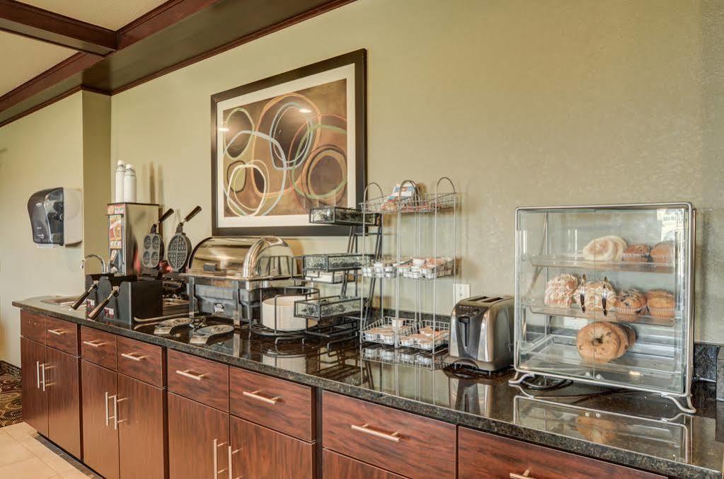 Cobblestone Inn & Suites - Lakin Екстер'єр фото