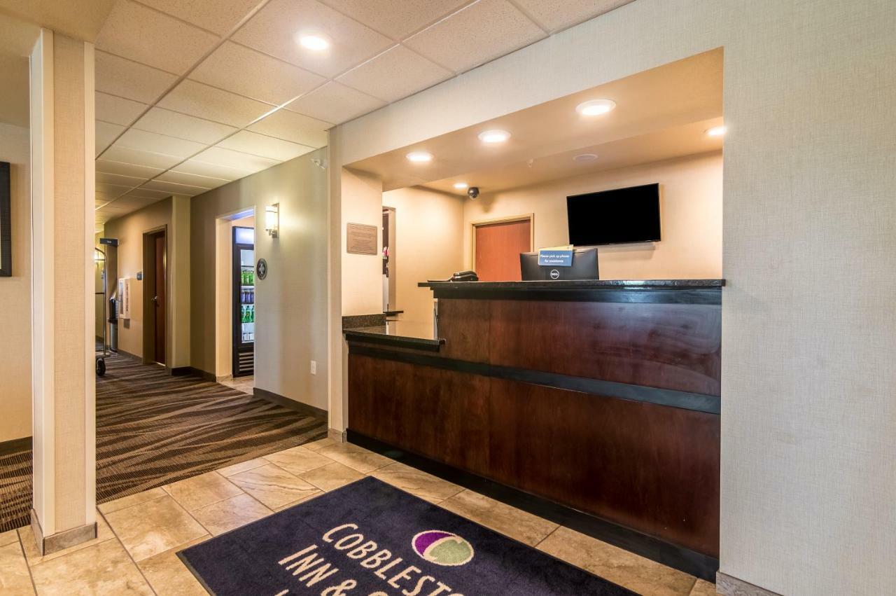 Cobblestone Inn & Suites - Lakin Екстер'єр фото