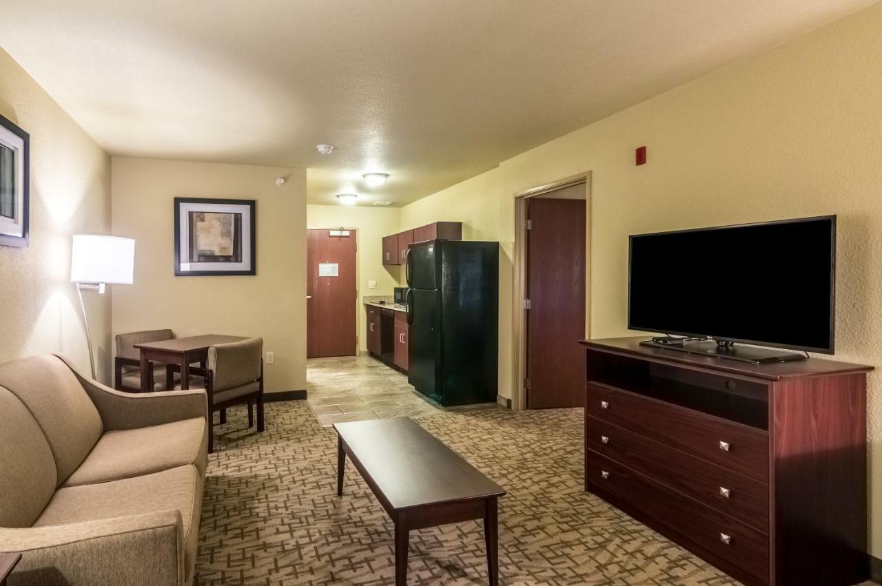 Cobblestone Inn & Suites - Lakin Екстер'єр фото