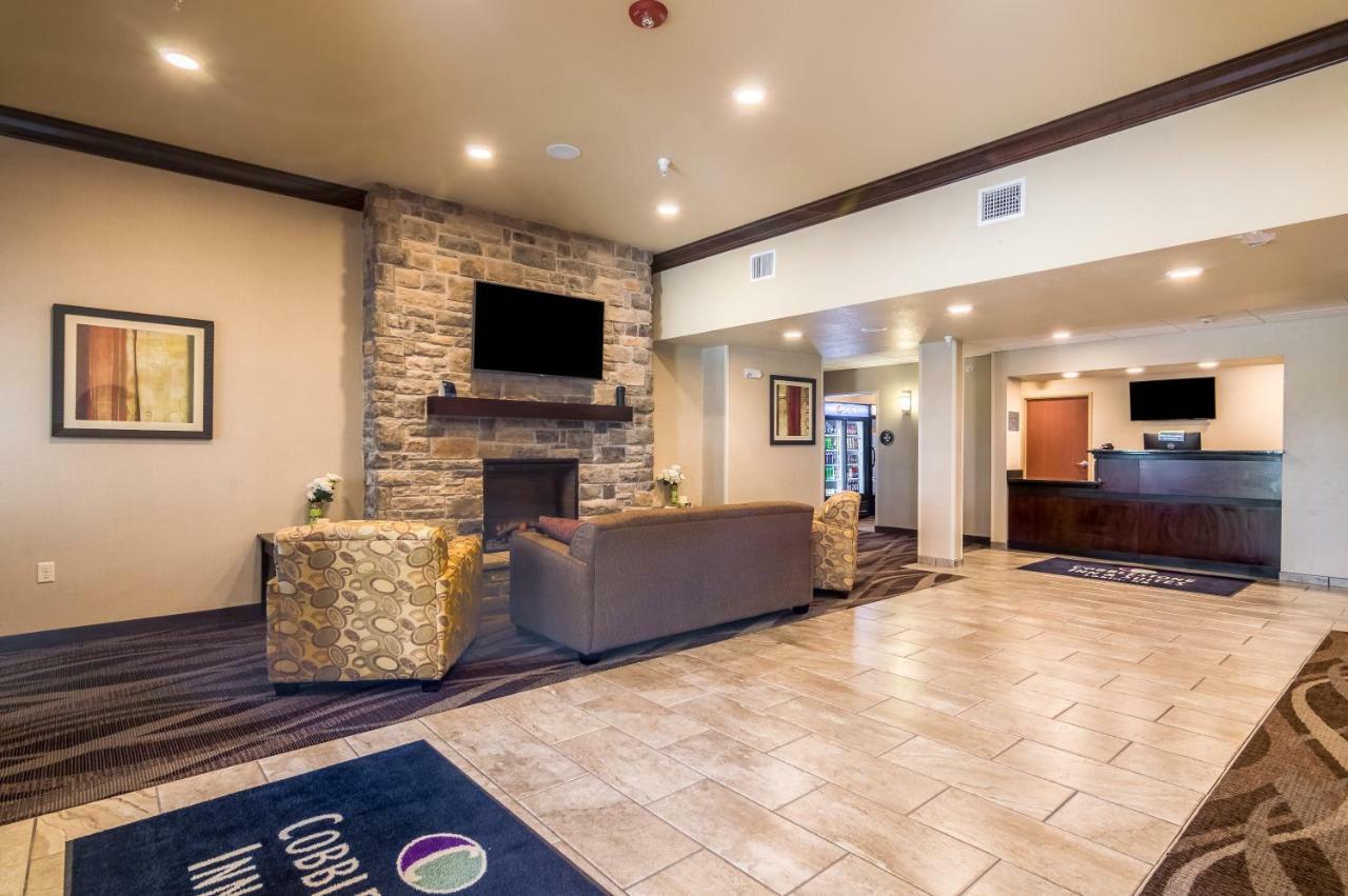 Cobblestone Inn & Suites - Lakin Екстер'єр фото