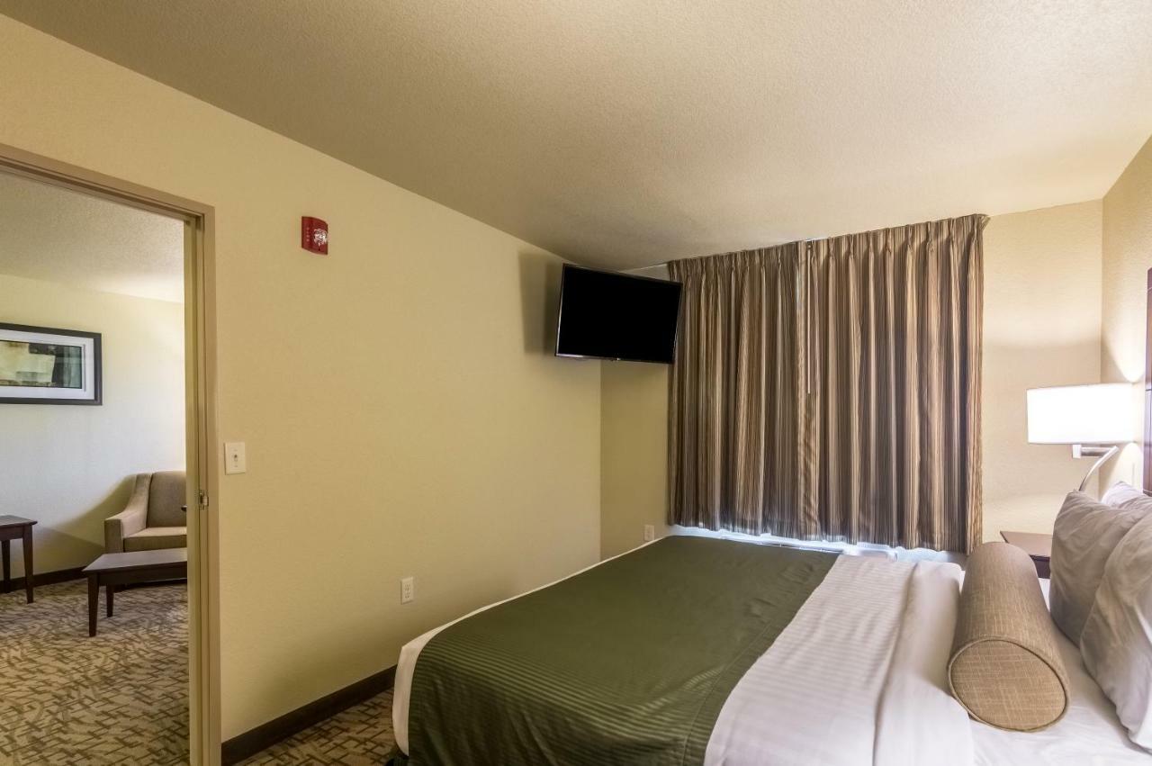 Cobblestone Inn & Suites - Lakin Екстер'єр фото