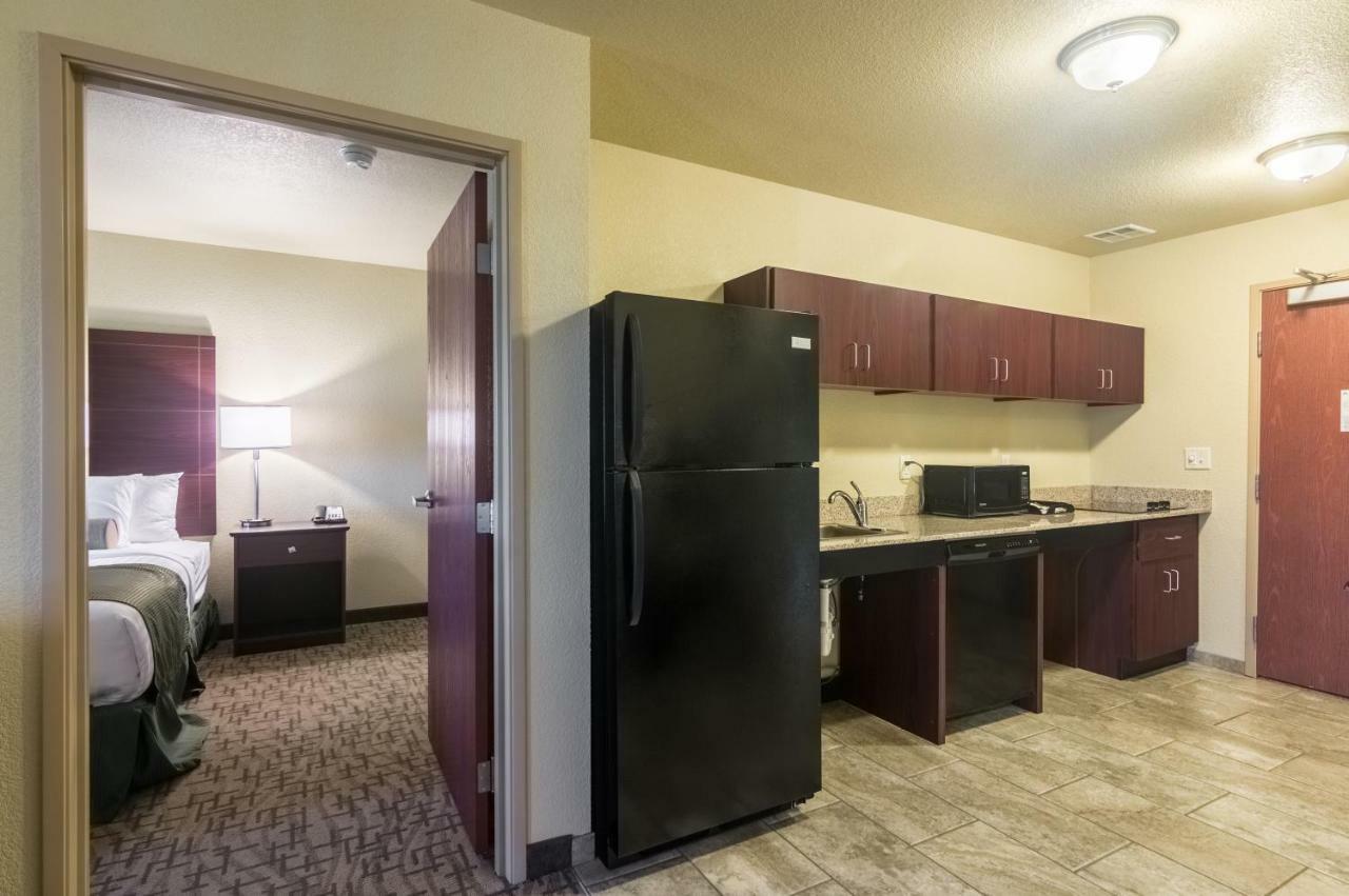 Cobblestone Inn & Suites - Lakin Екстер'єр фото